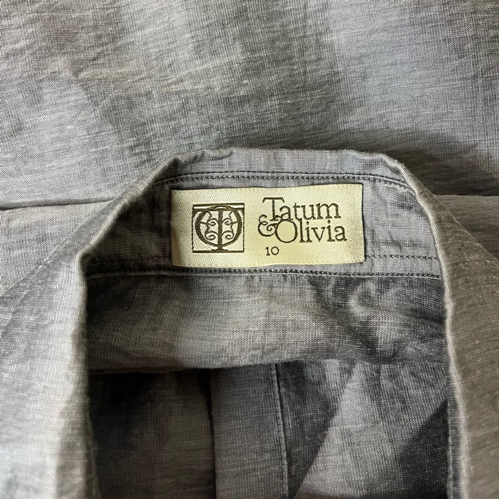Gray/silver Sleeveless Button-Up Tatum & Olivia Top - Picture 4 of 4